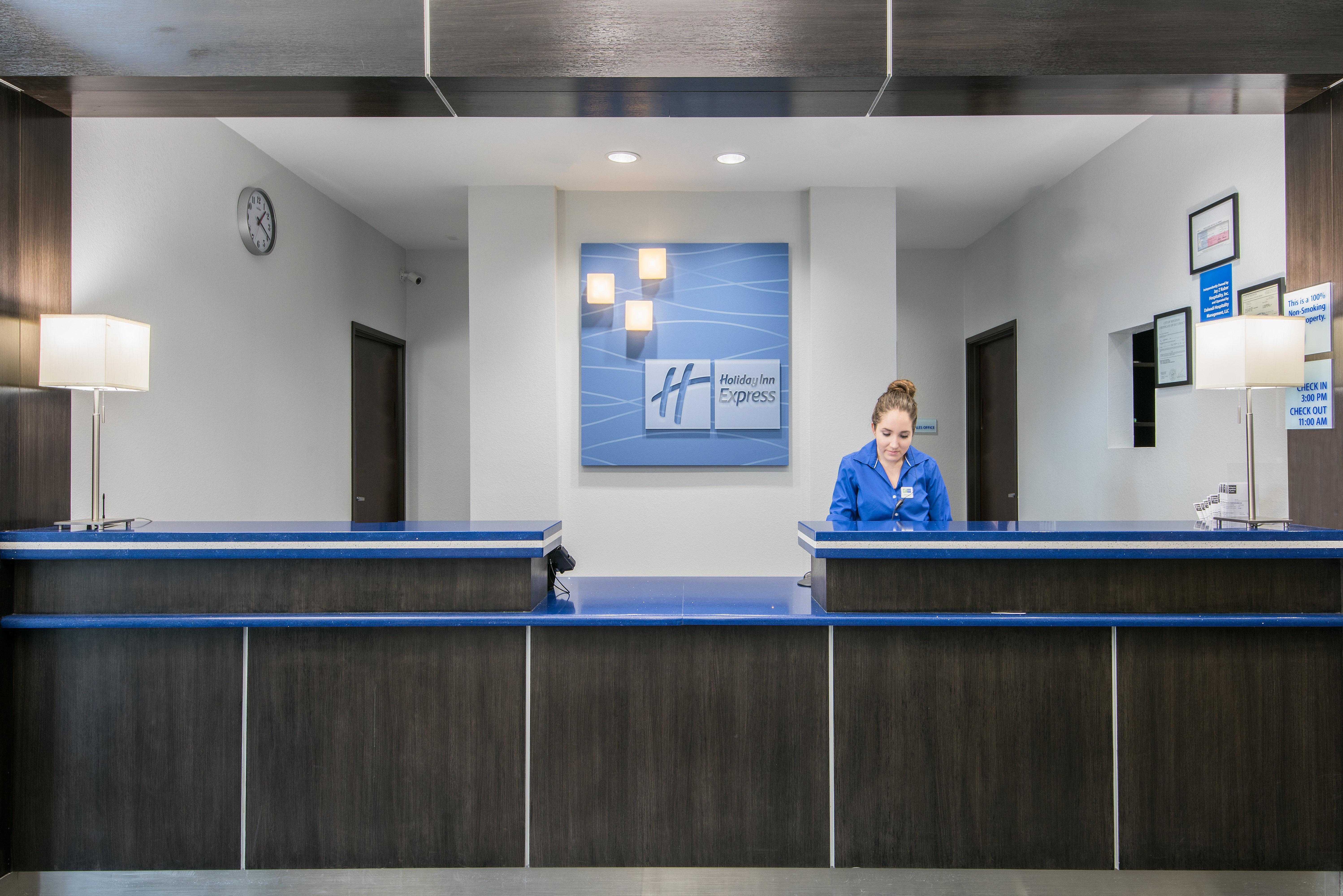 Holiday Inn Express And Suites Houston North - Iah Area By Ihg Εξωτερικό φωτογραφία