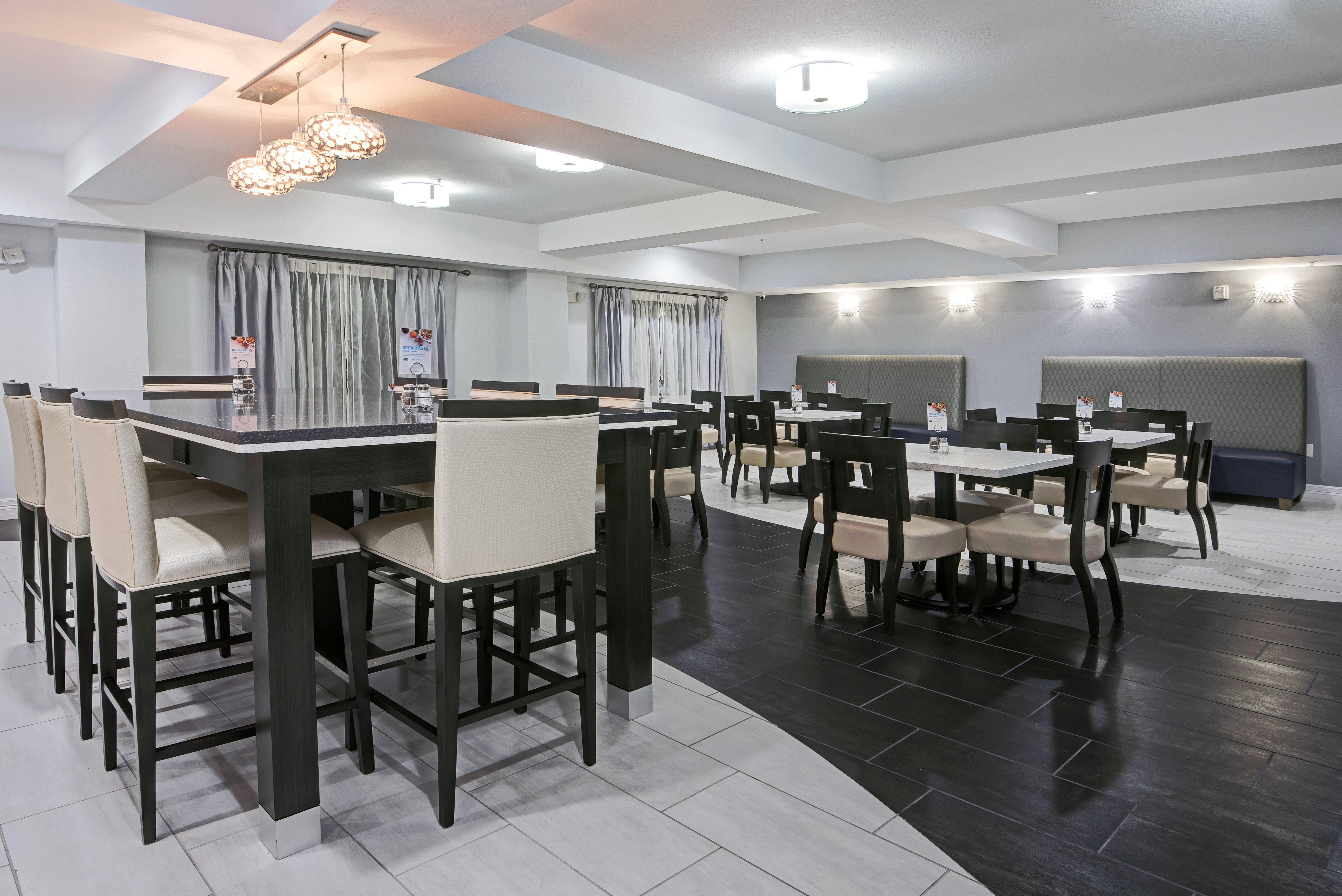 Holiday Inn Express And Suites Houston North - Iah Area By Ihg Εξωτερικό φωτογραφία