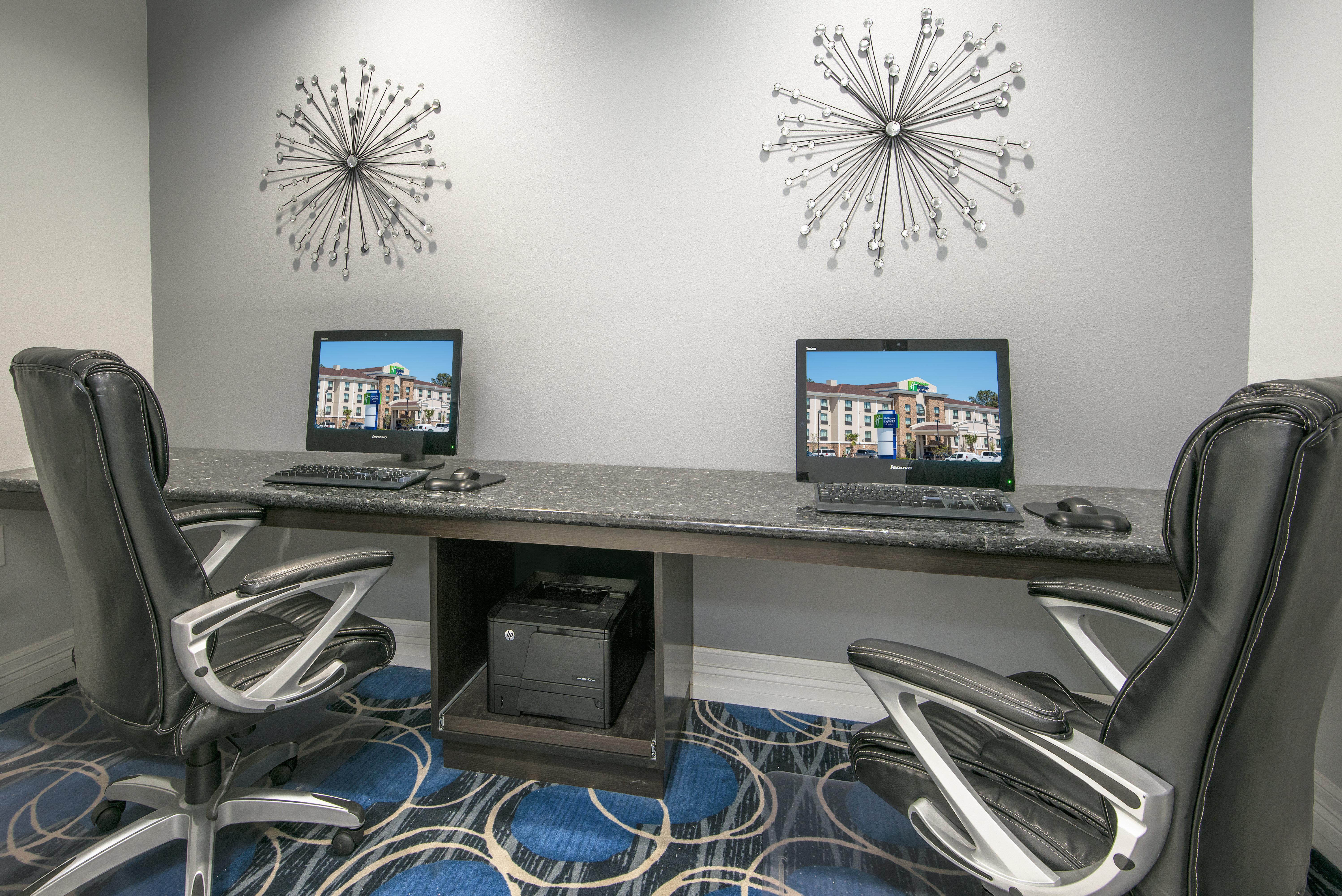 Holiday Inn Express And Suites Houston North - Iah Area By Ihg Εξωτερικό φωτογραφία