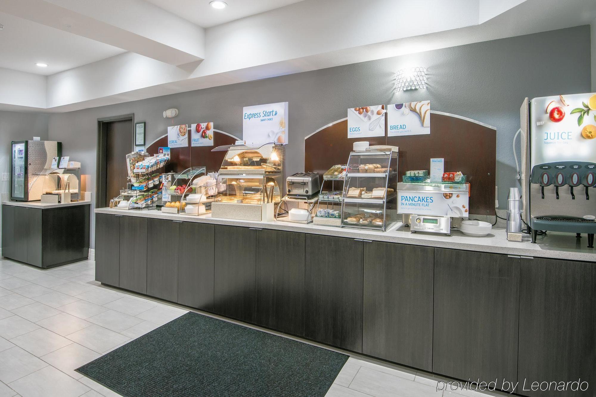Holiday Inn Express And Suites Houston North - Iah Area By Ihg Εξωτερικό φωτογραφία