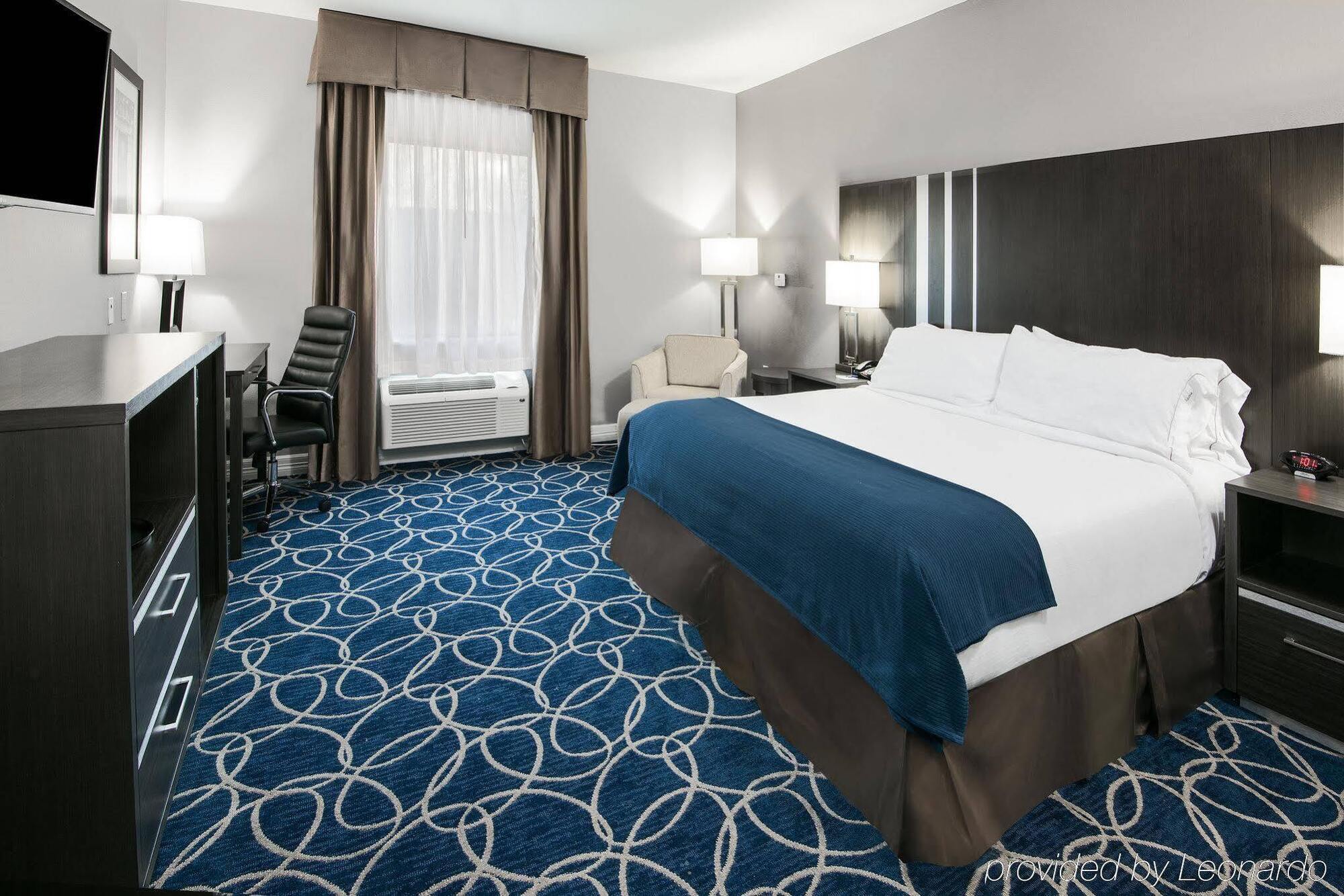 Holiday Inn Express And Suites Houston North - Iah Area By Ihg Εξωτερικό φωτογραφία