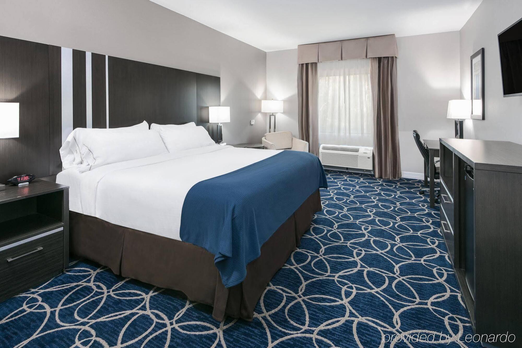 Holiday Inn Express And Suites Houston North - Iah Area By Ihg Εξωτερικό φωτογραφία