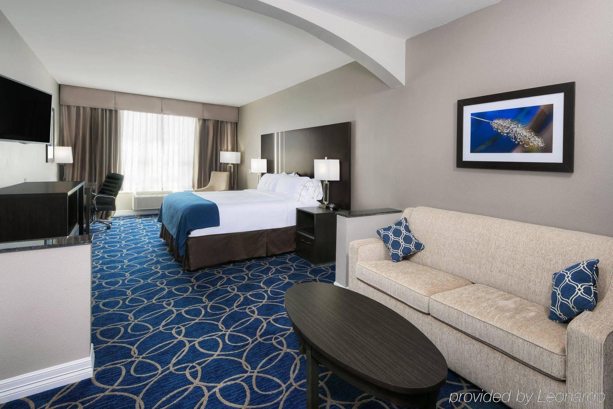 Holiday Inn Express And Suites Houston North - Iah Area By Ihg Εξωτερικό φωτογραφία