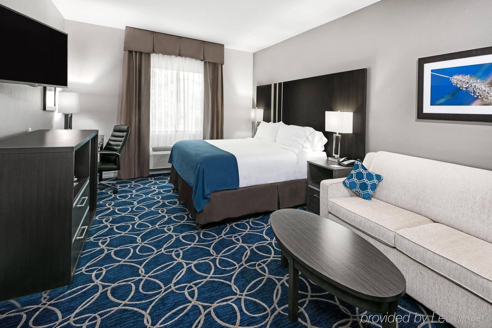 Holiday Inn Express And Suites Houston North - Iah Area By Ihg Εξωτερικό φωτογραφία