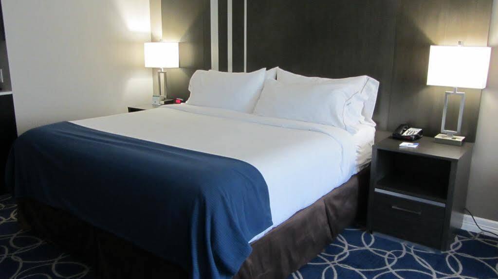 Holiday Inn Express And Suites Houston North - Iah Area By Ihg Εξωτερικό φωτογραφία